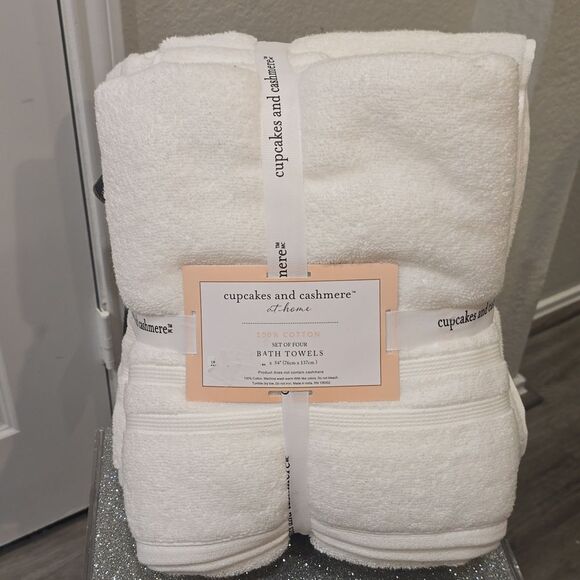 Cupcakes & Cashmere 4-PC Oversized Plush Bath Towel Set- White - Picture 4 of 5
